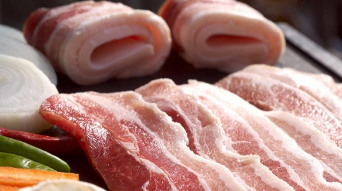 需求缺口巨大，猪肉至少还能再飞两年？